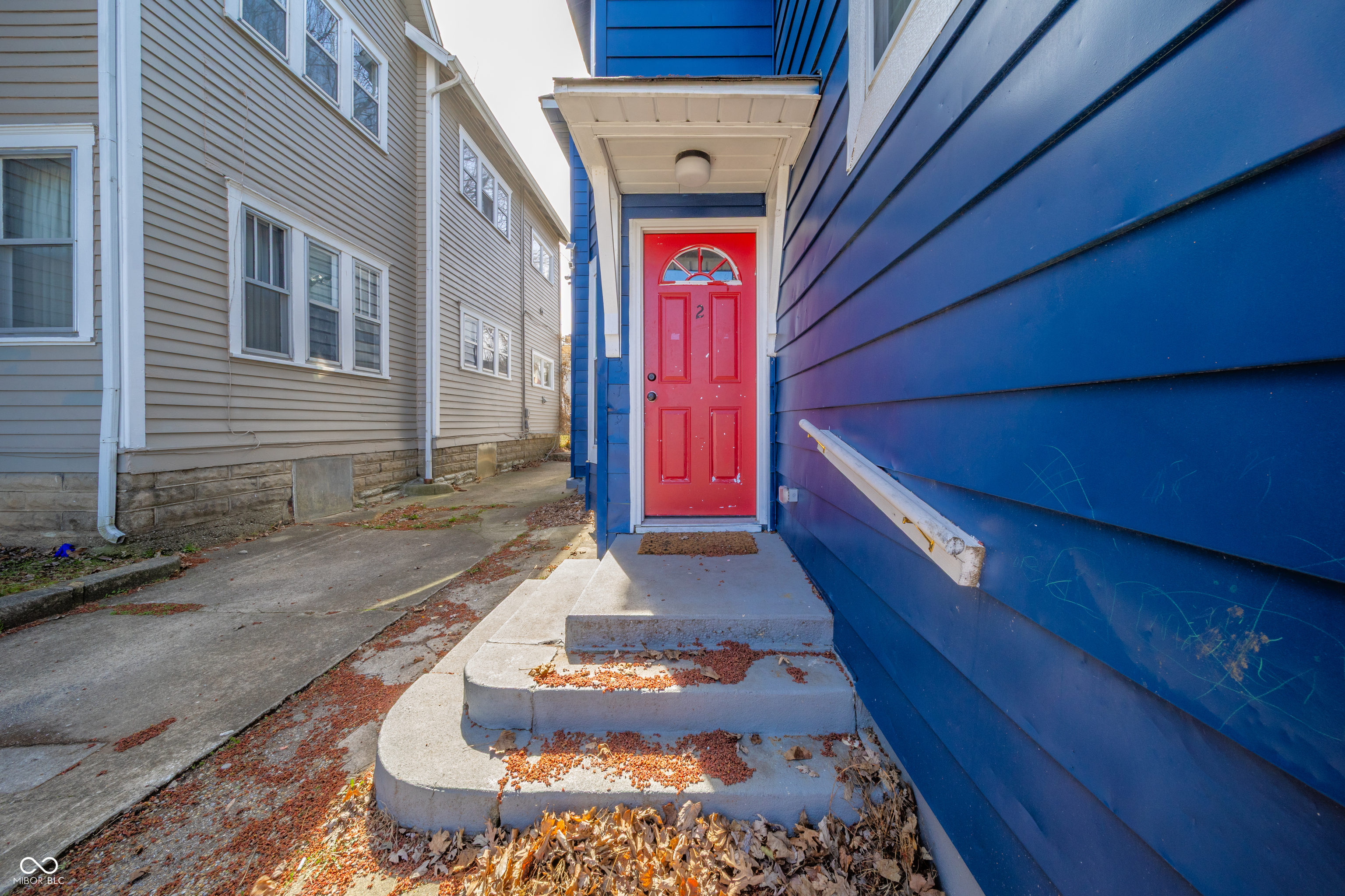 319 Hst W 10th Street