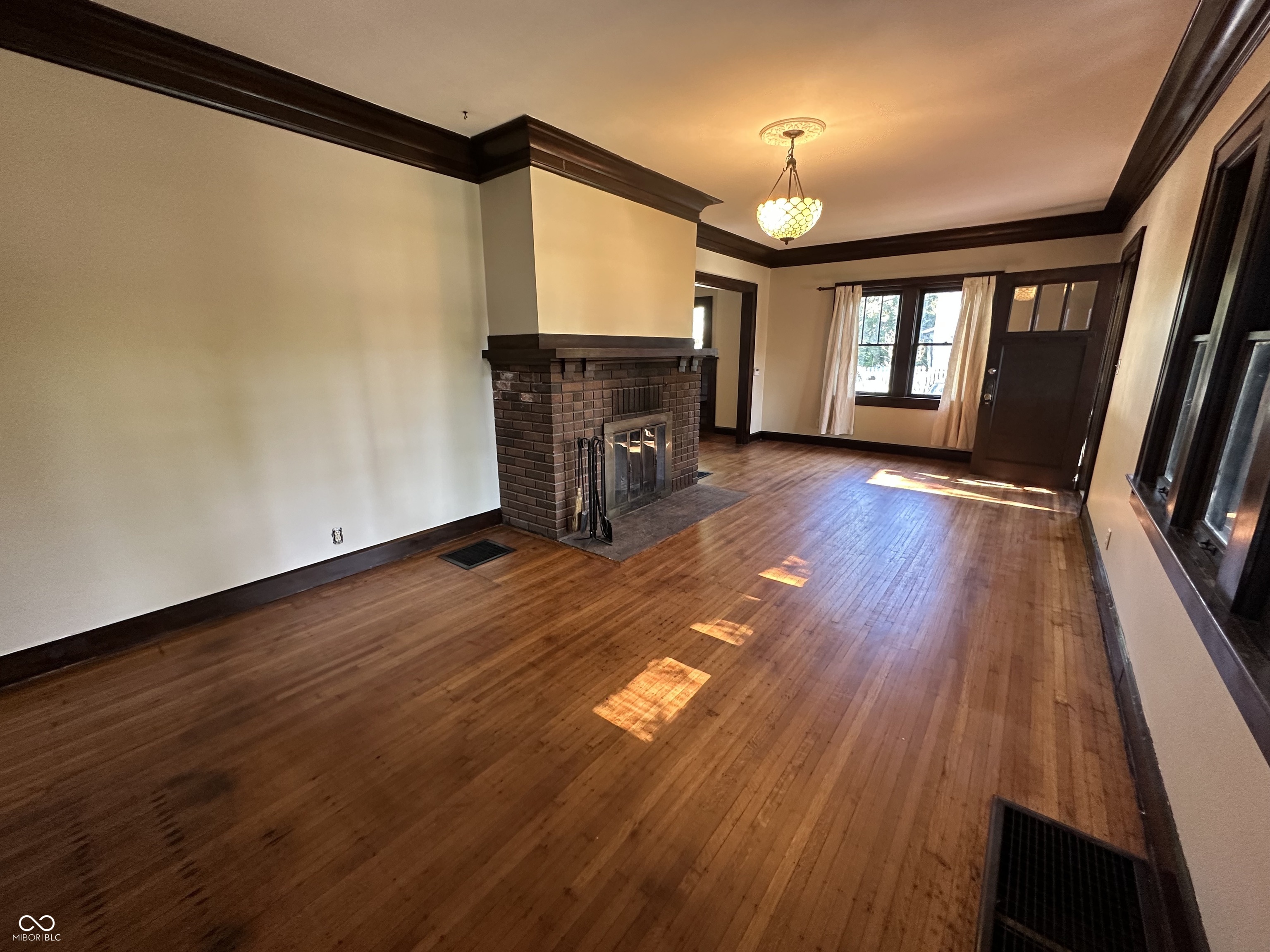 21 N Bosart Avenue