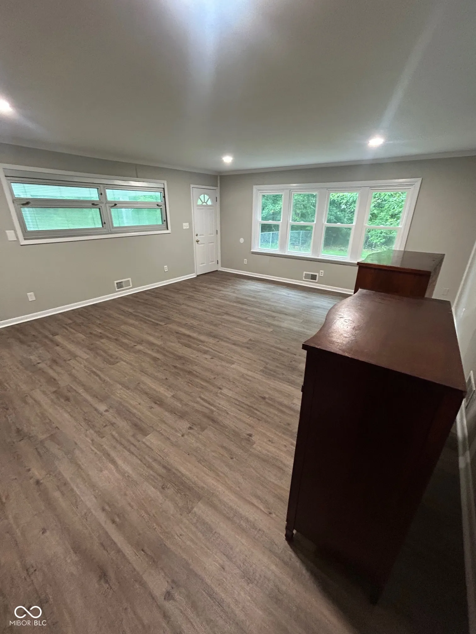 Anderson, Indiana 46012, United States, 3 Bedrooms Bedrooms, ,2 BathroomsBathrooms,Residential,Pending,172400