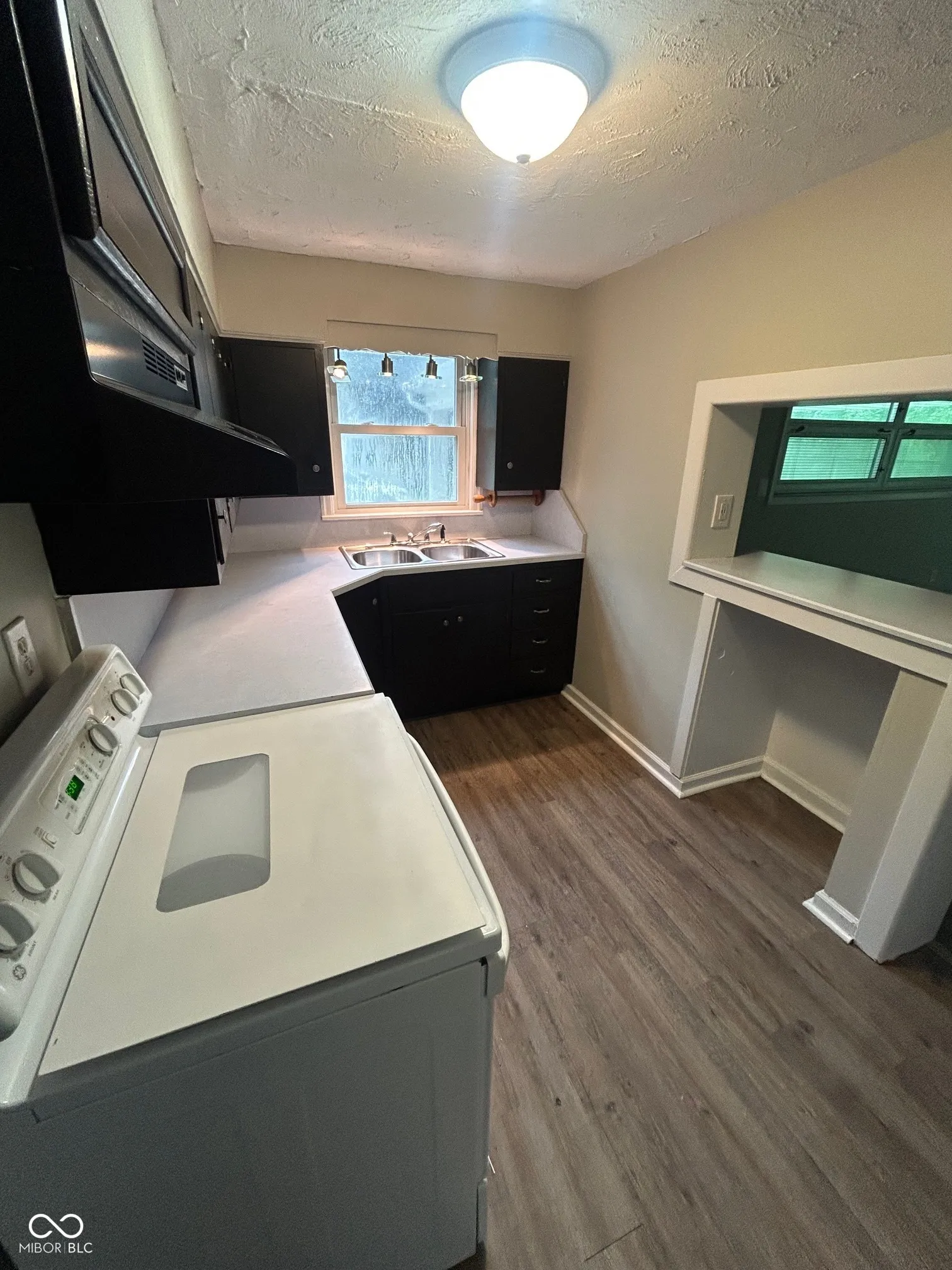 Anderson, Indiana 46012, United States, 3 Bedrooms Bedrooms, ,2 BathroomsBathrooms,Residential,Pending,172400