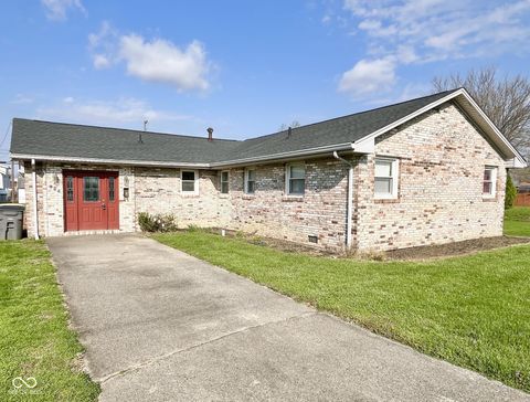 Photo of 928 S Walnut Street, Seymour, IN 47274 (MLS # 22092343)