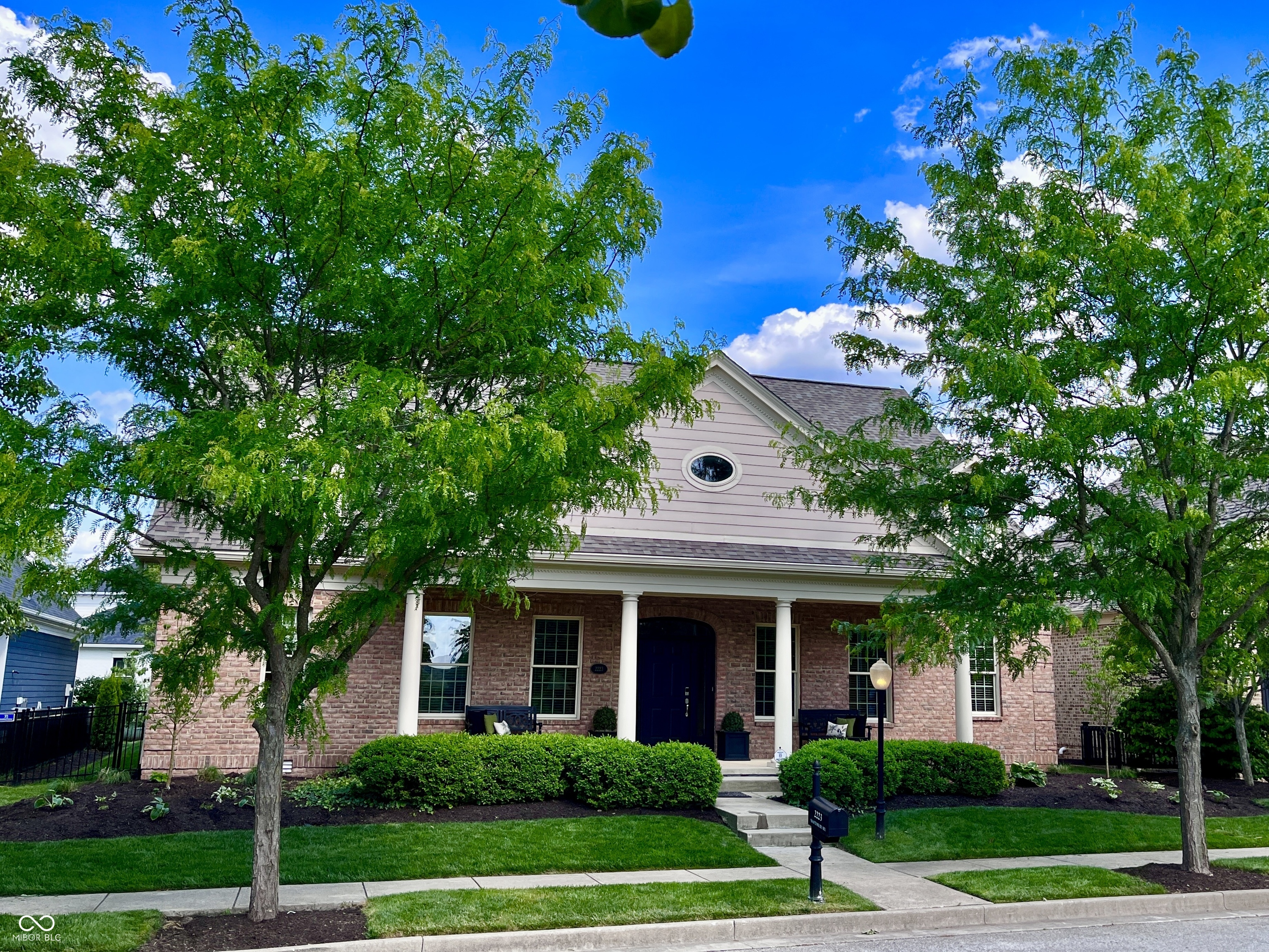 2223 Shaftesbury Road
