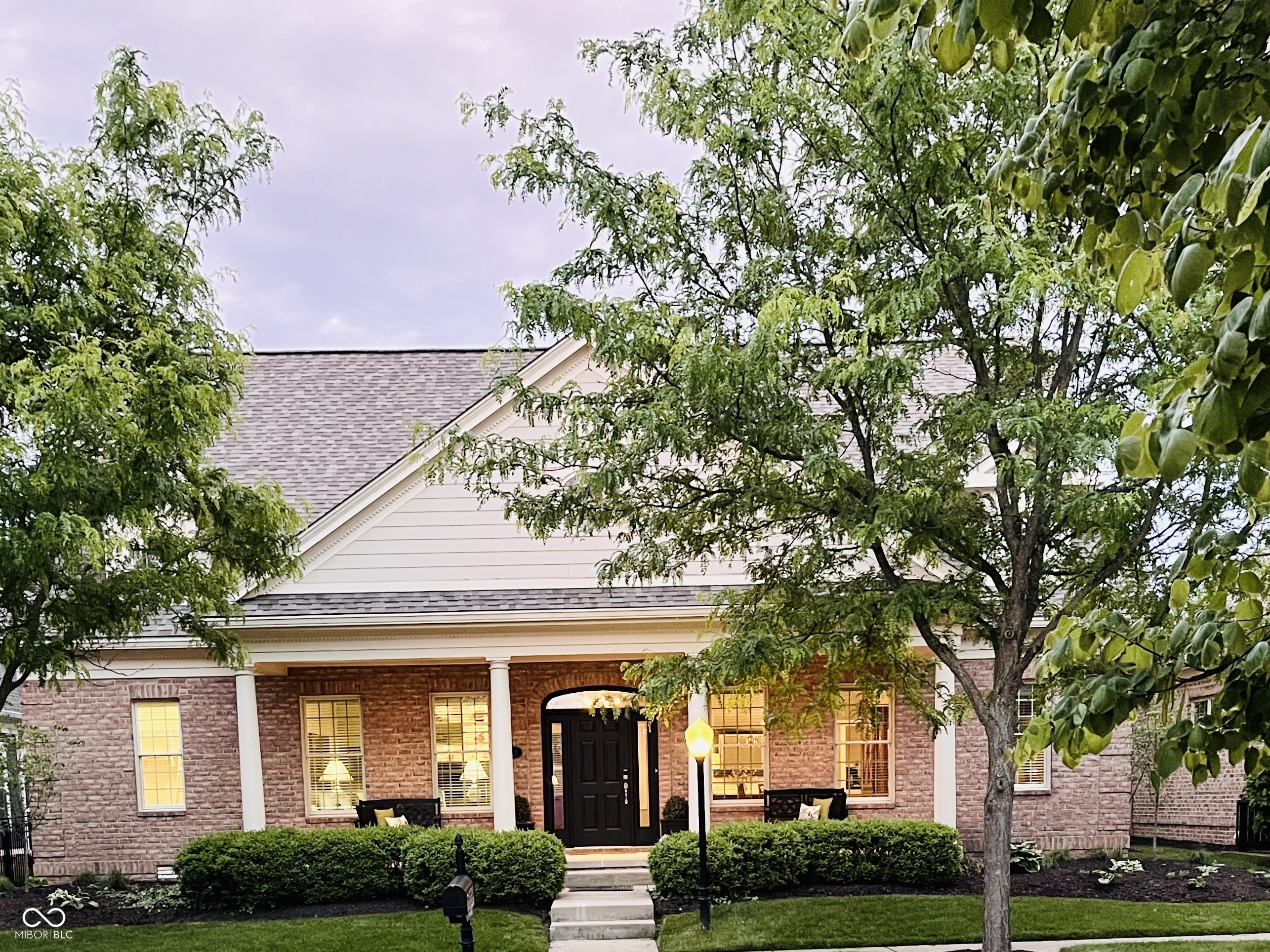 2223 Shaftesbury Road