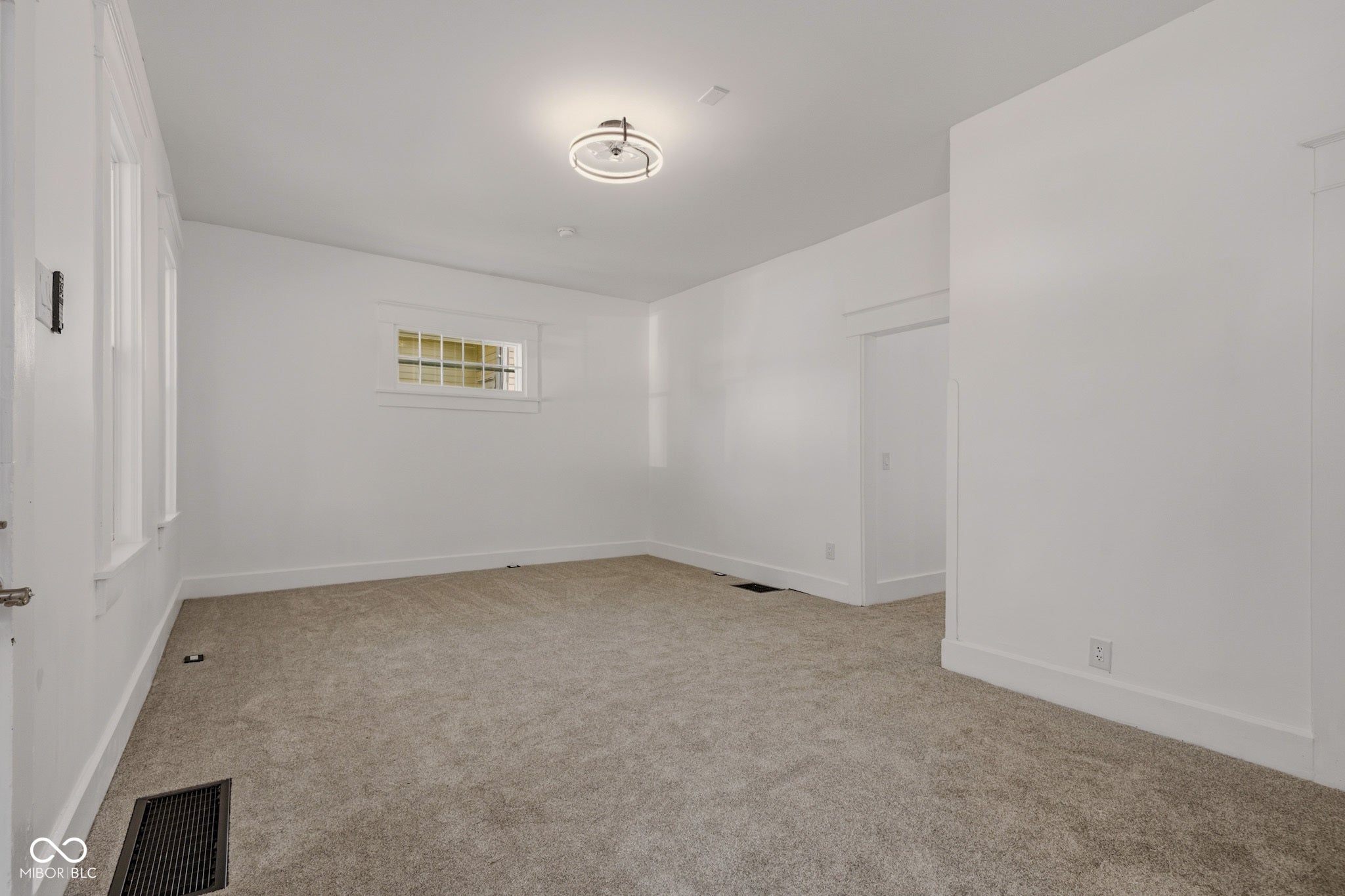 1121 Lafayette Avenue
