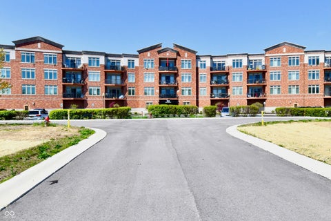 Photo of 20971 Shoreline Court #302, Noblesville, IN 46062 (MLS # 22087058)