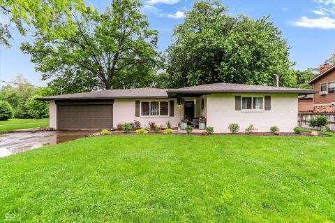 Photo of 734 N Peterman Road, Greenwood, IN 46142 (MLS # 22103441)