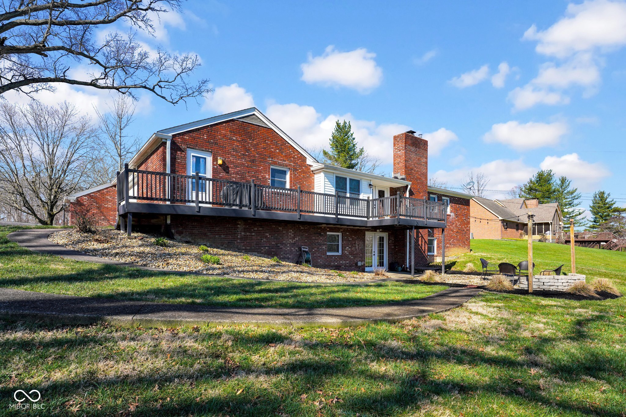 690 N Shady Lane