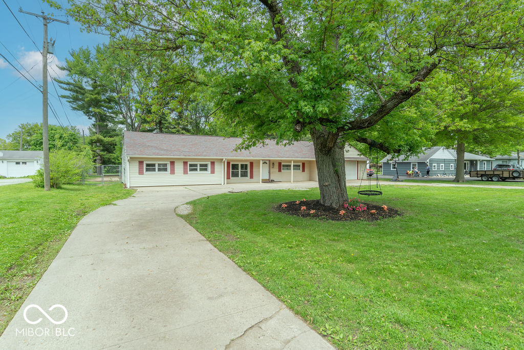 212 W Banta Road