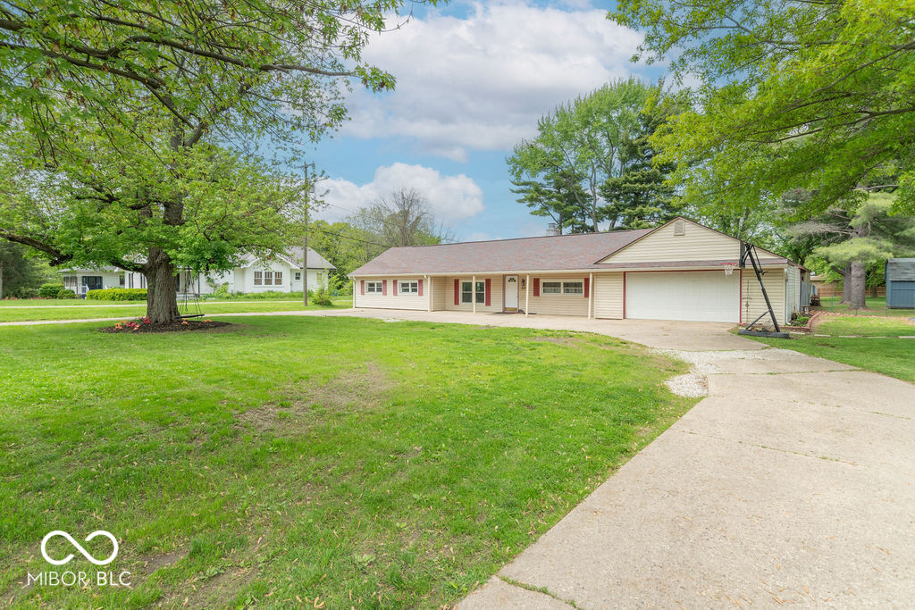212 W Banta Road