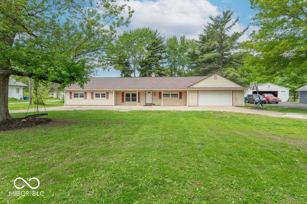 212 W Banta Road