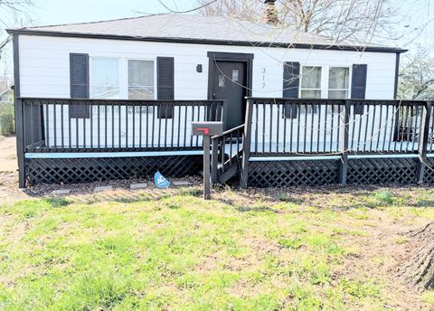 Photo of 317 Albany Street, Indianapolis, IN 46225 (MLS # 22091515)