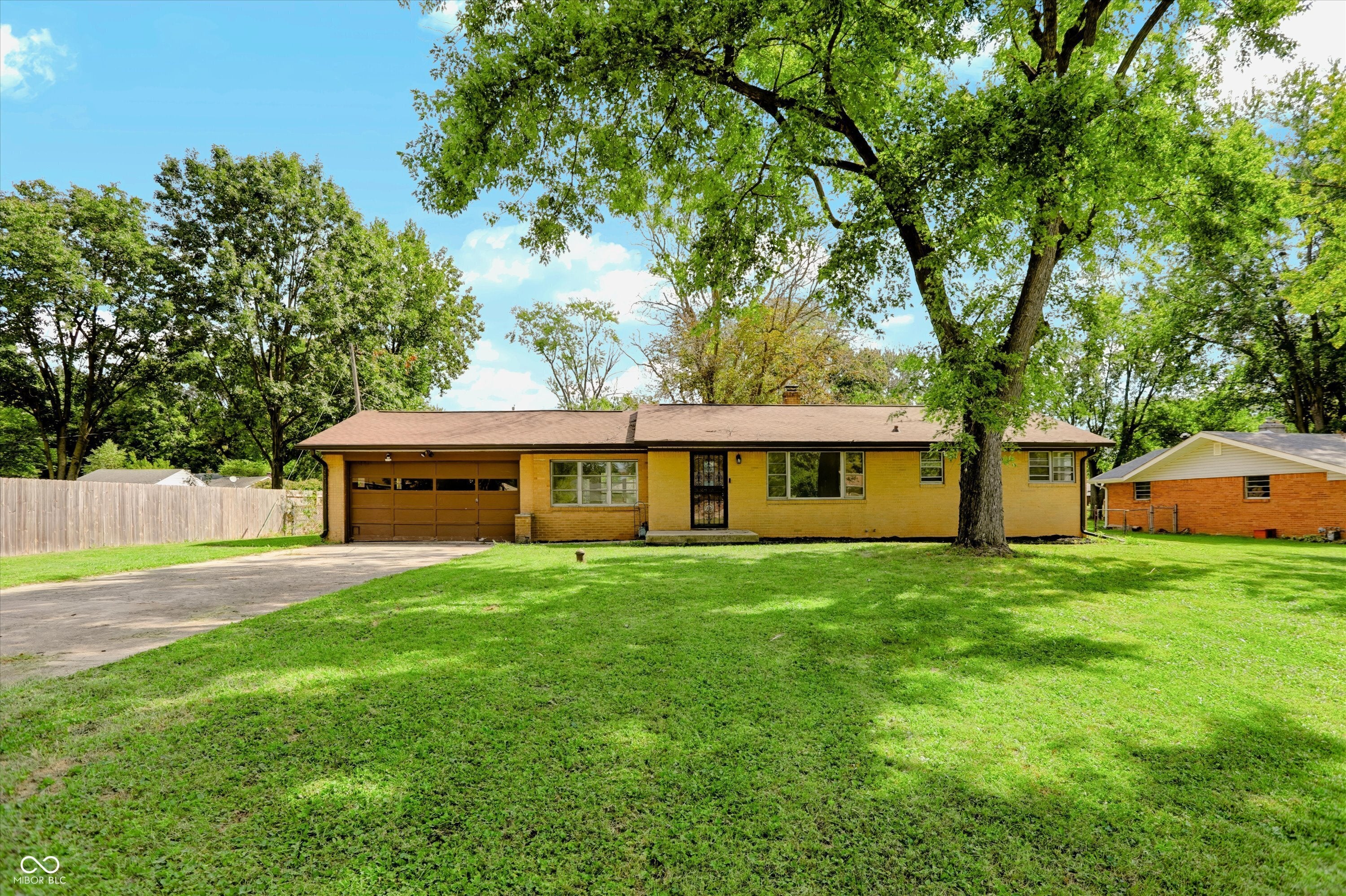 801 Eustis Drive