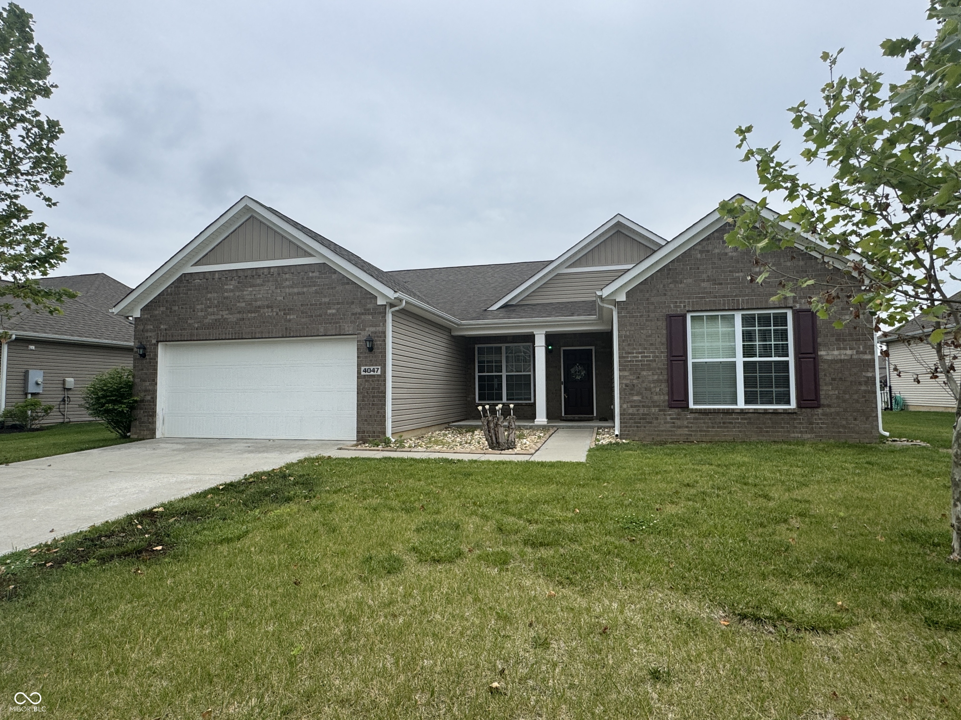 4047 N Oval Lane