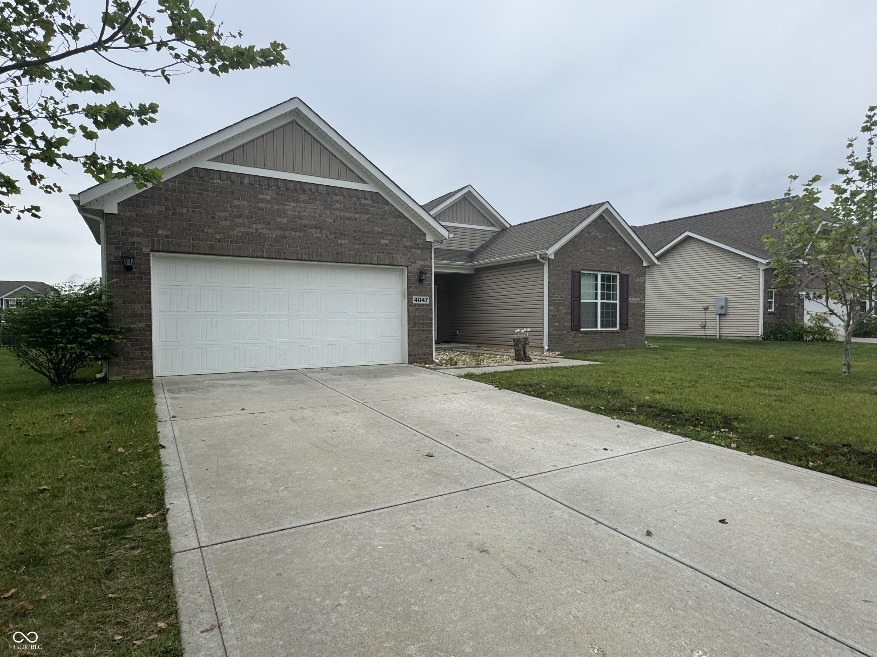 4047 N Oval Lane