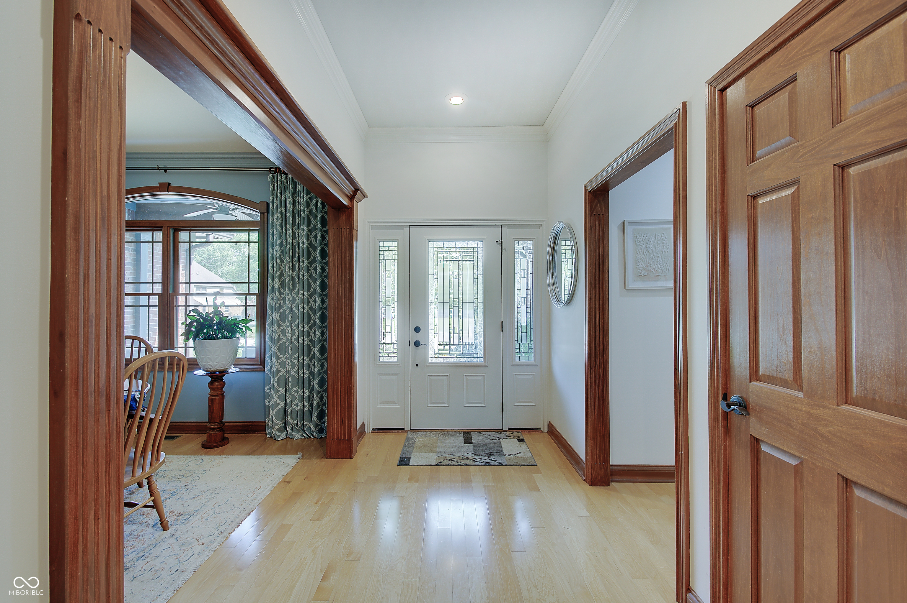 214 W Stoney Trail