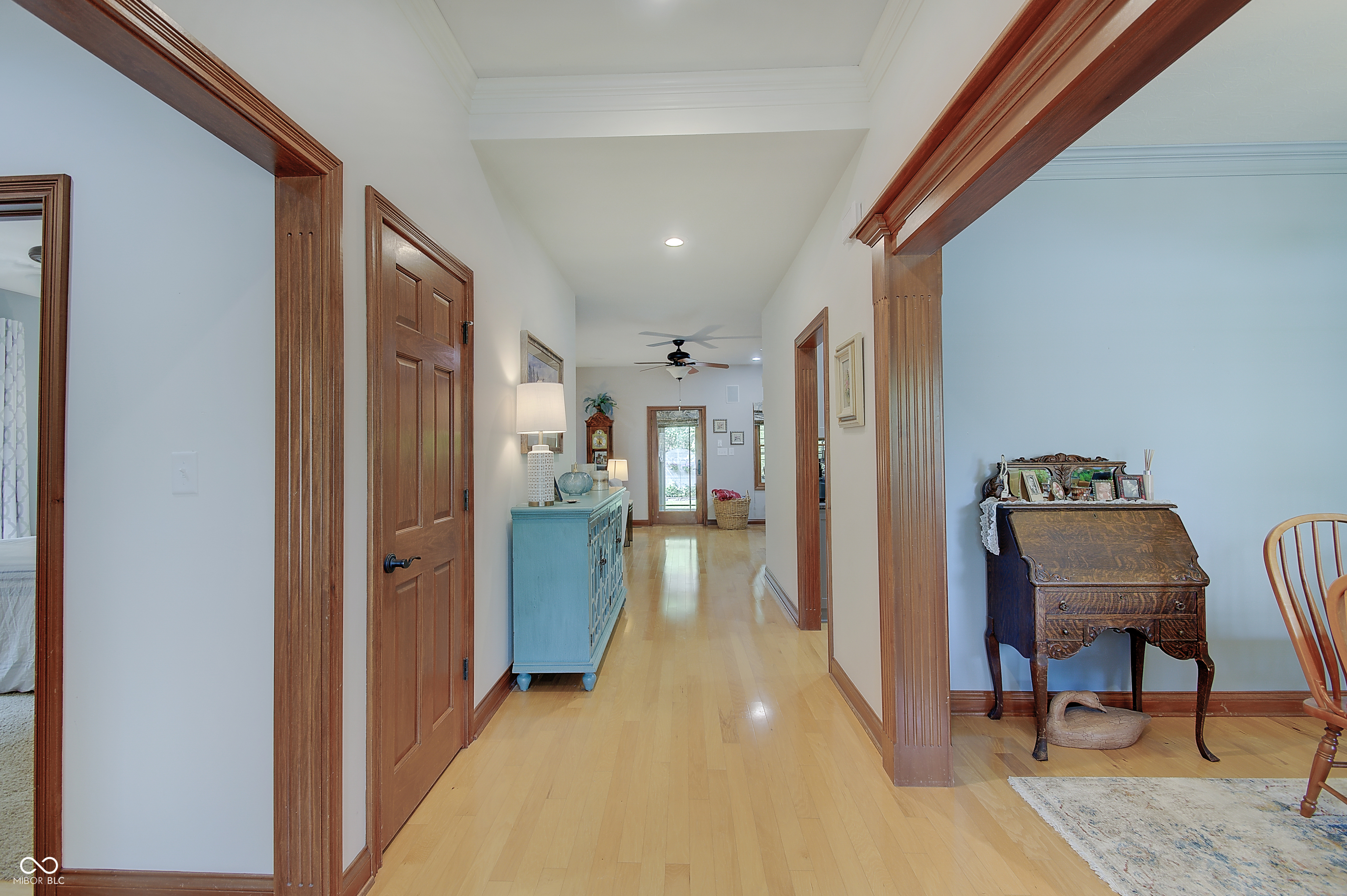 214 W Stoney Trail