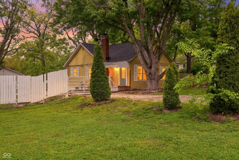 Photo of 8520 Morgantown Road, Indianapolis, IN 46217 (MLS # 22103077)