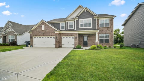 Photo of 2733 Whimbrel Courts, Greenwood, IN 46143 (MLS # 22119292)