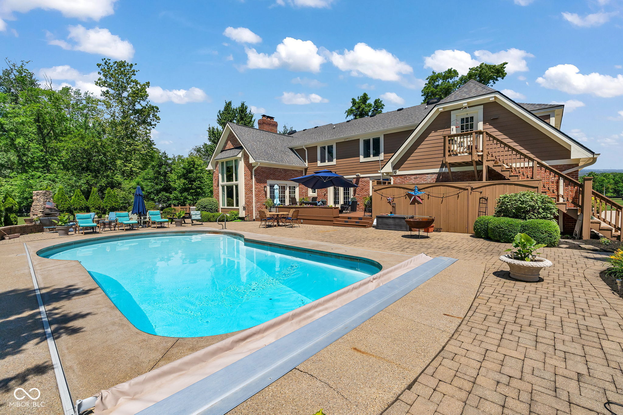 1255 E Greyhound Pass