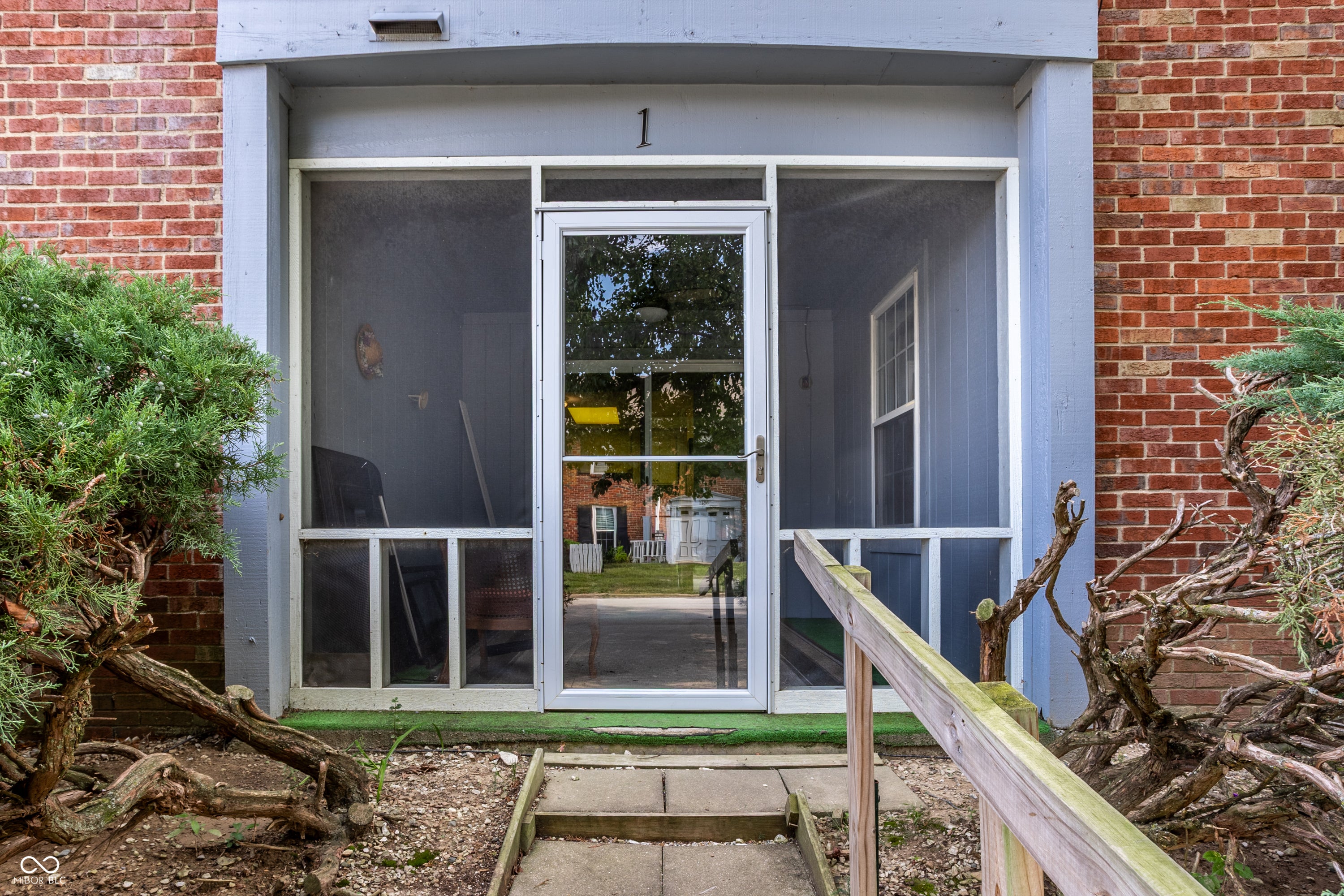 1602 Queensbridge Square 1