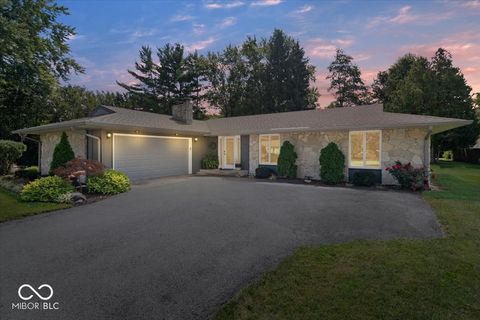 Photo of 747 Redbud Lane, Greenwood, IN 46142 (MLS # 22085252)