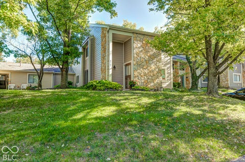 Photo of 5747 Overcrest Drive, Indianapolis, IN 46237 (MLS # 22130000)