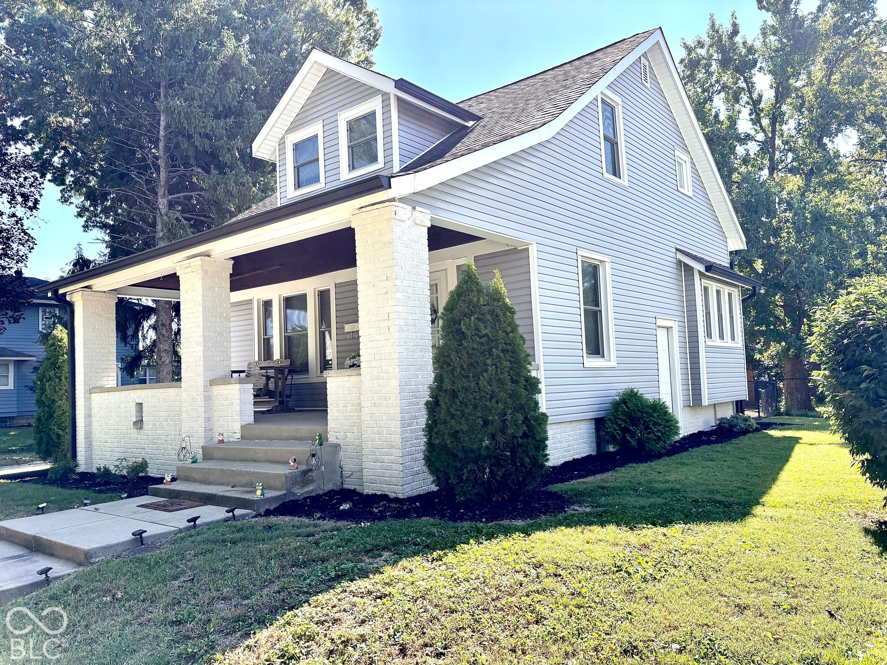 1221 E Edwards Avenue