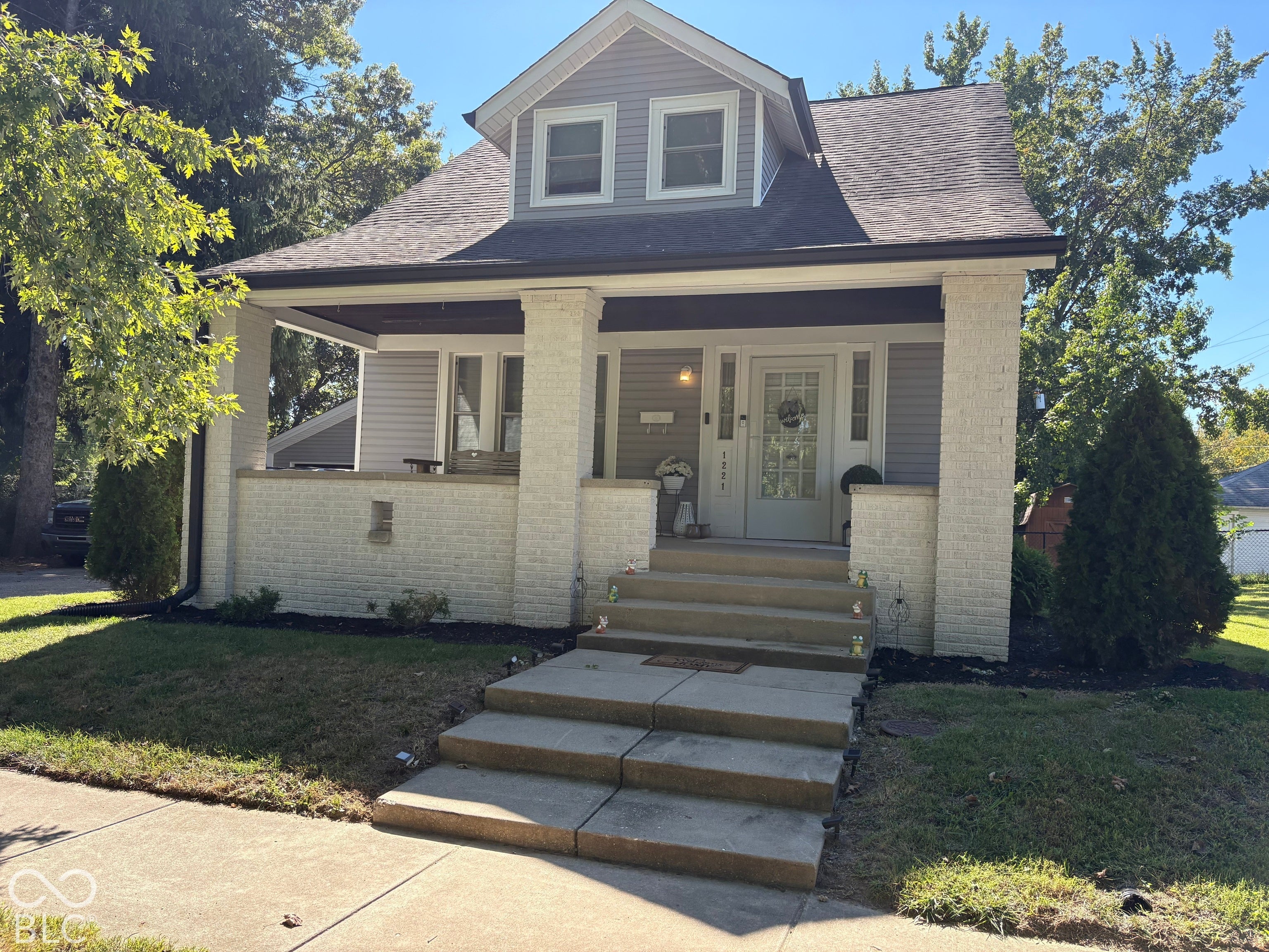 1221 E Edwards Avenue