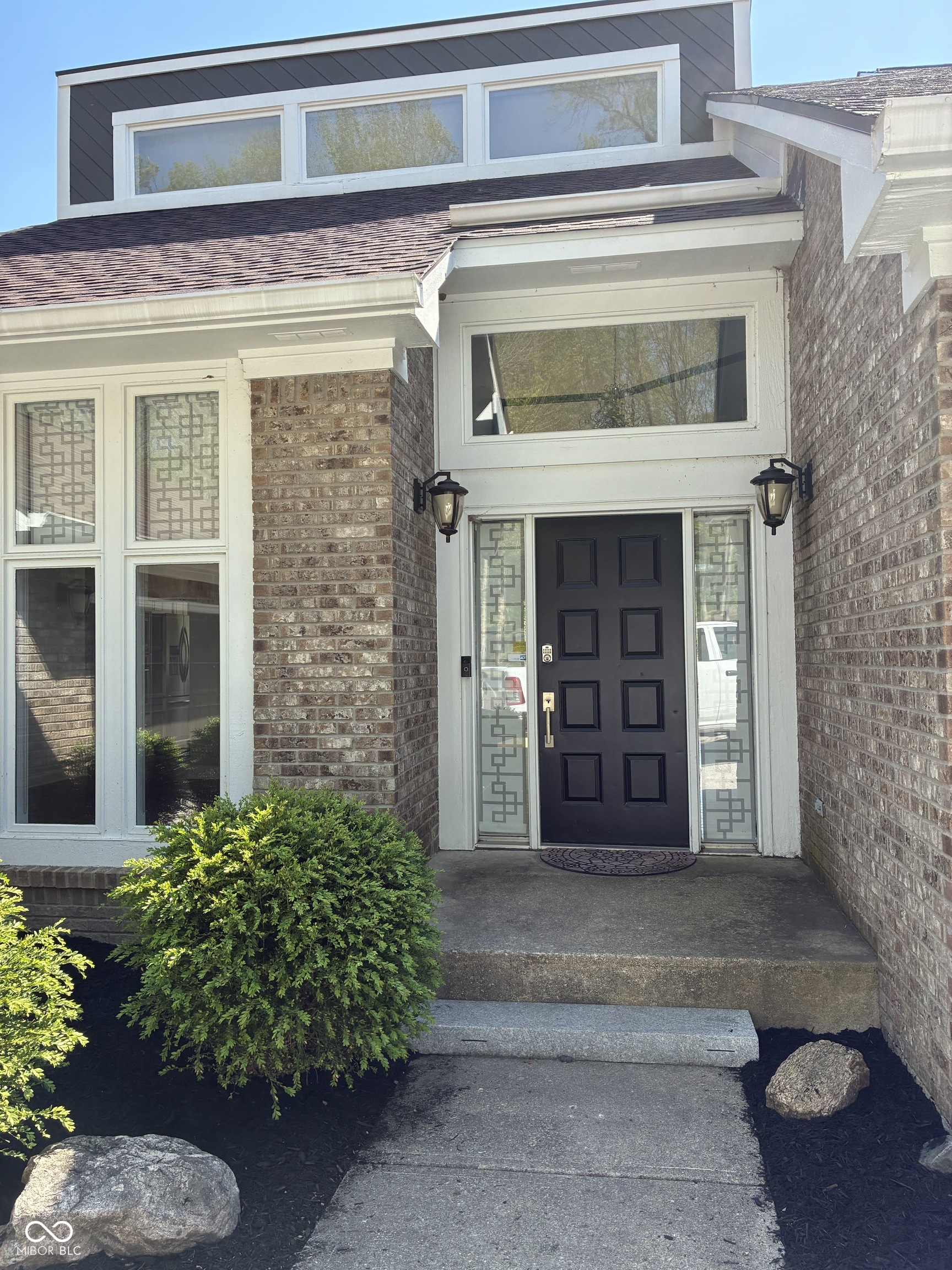 8631 Bay Colony Drive