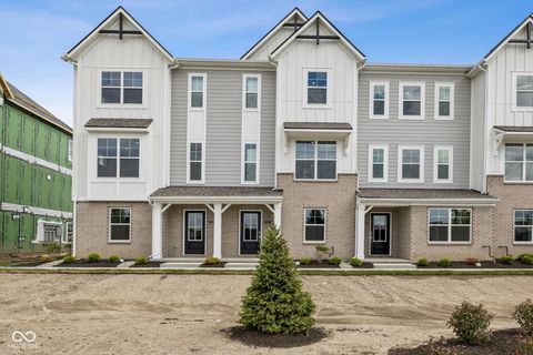 Photo of 11216 Greenfield Avenue, Noblesville, IN 46060 (MLS # 22099720)