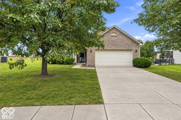 2349 COLE WOOD CIR, INDIANAPOLIS, IN 46239 - Image 7e5400a89b8cc1a725fa6379913cc624/476537810