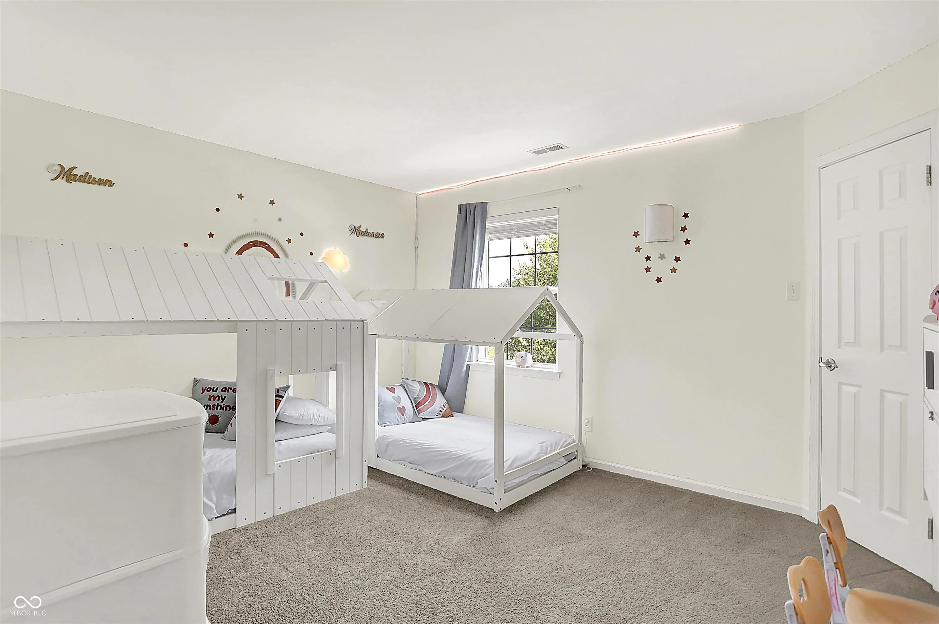 Noblesville, Indiana 46062, United States, 3 Bedrooms Bedrooms, ,3 BathroomsBathrooms,Residential,Pending,189806