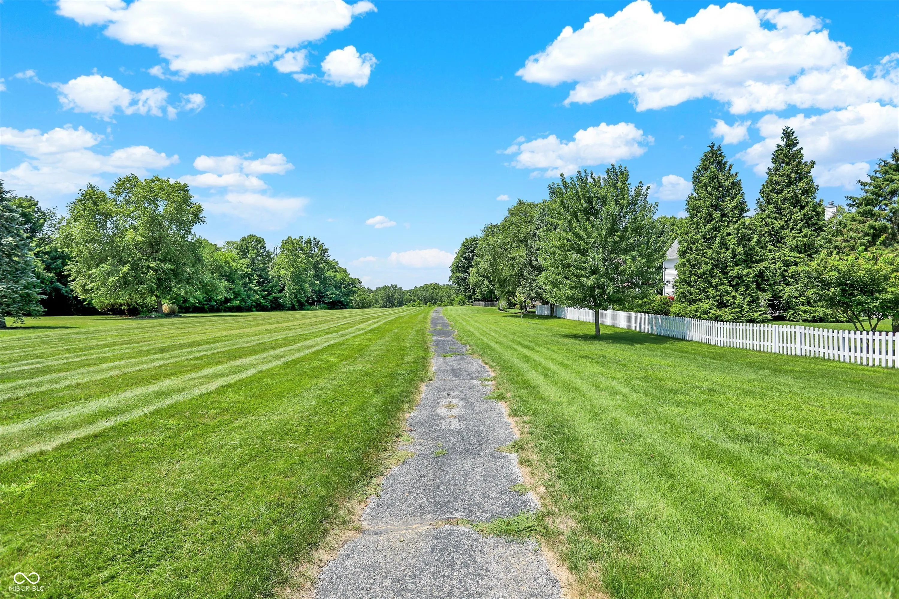 Noblesville, Indiana 46062, United States, 3 Bedrooms Bedrooms, ,3 BathroomsBathrooms,Residential,Pending,189806