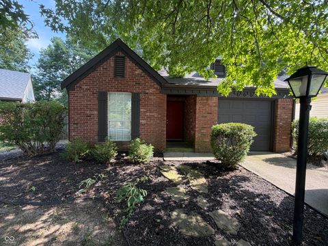 Photo of 6835 Colony Pointe S Drive, Indianapolis, IN 46250 (MLS # 22099393)