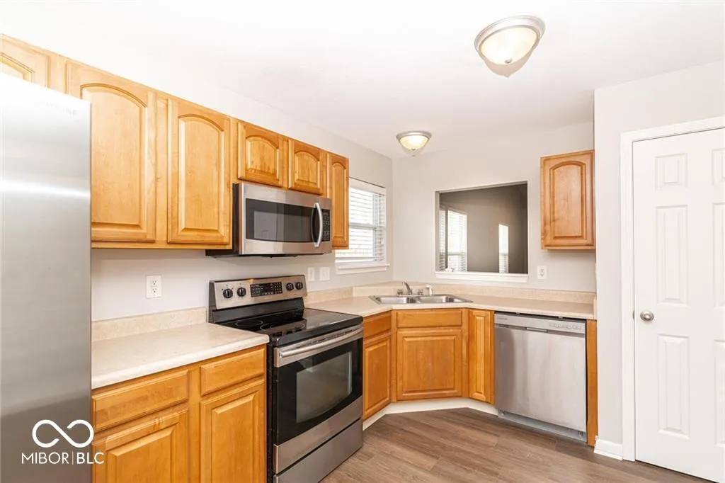 Fishers, Indiana 46037, United States, 3 Bedrooms Bedrooms, ,2 BathroomsBathrooms,Residential,Pending,183920