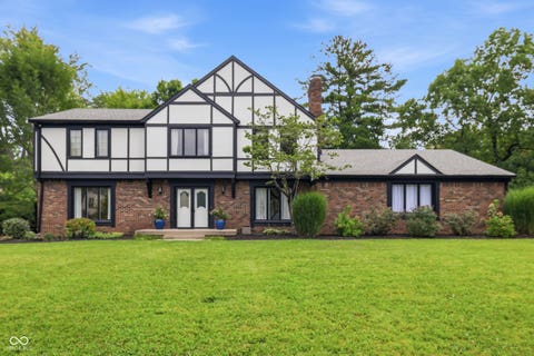 Photo of 4428 Briarwood Drive, Indianapolis, IN 46250 (MLS # 22117697)