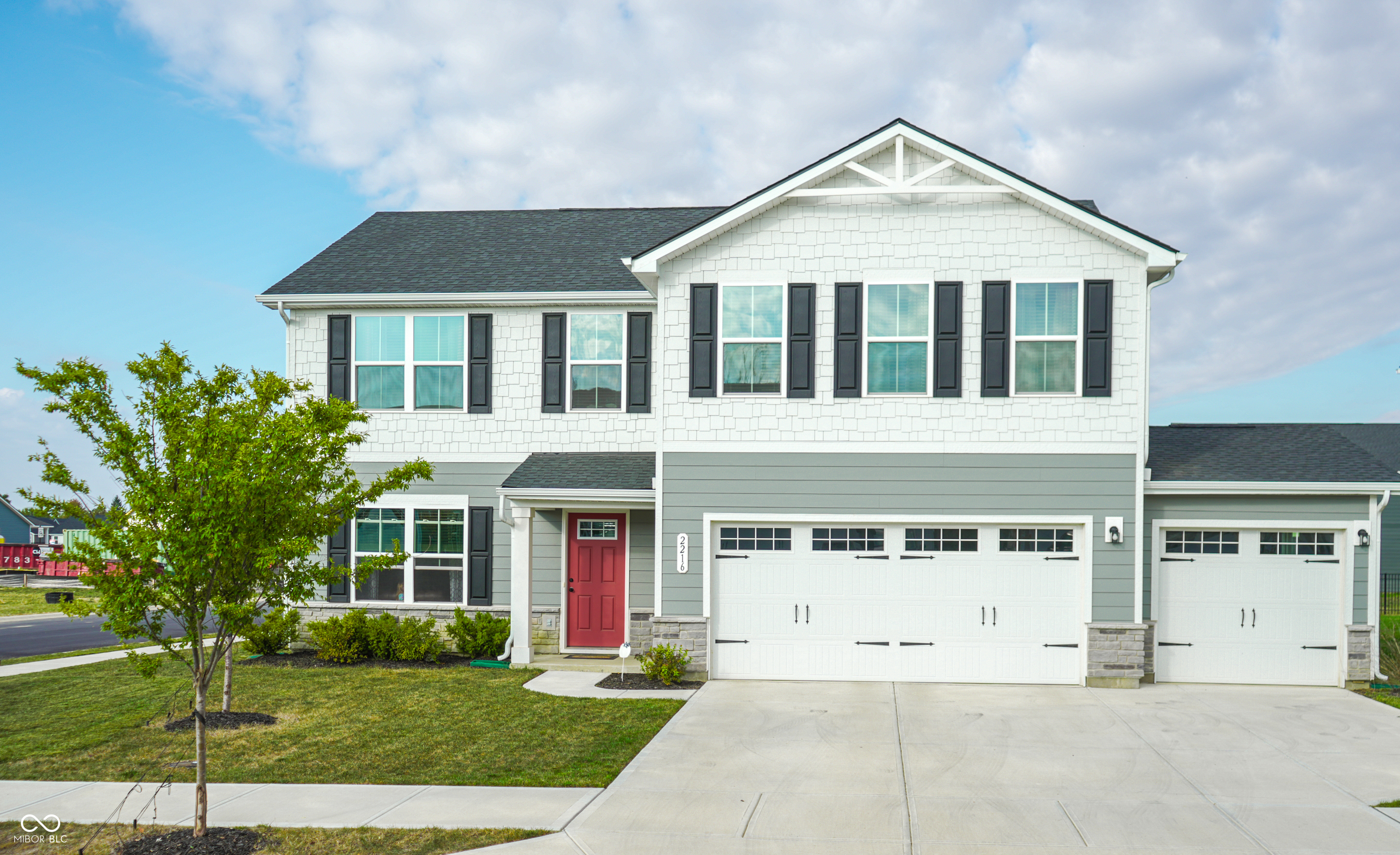 2216 Holiday Creek Drive
