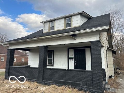 Photo of 1619 W Kessler Blvd N Drive, Indianapolis, IN 46222 (MLS # 22080921)