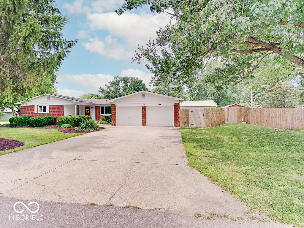 664 E Russell Lake Drive