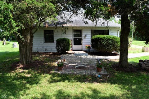 Photo of 1667 S County Road 150 E, Danville, IN 46122 (MLS # 22118912)
