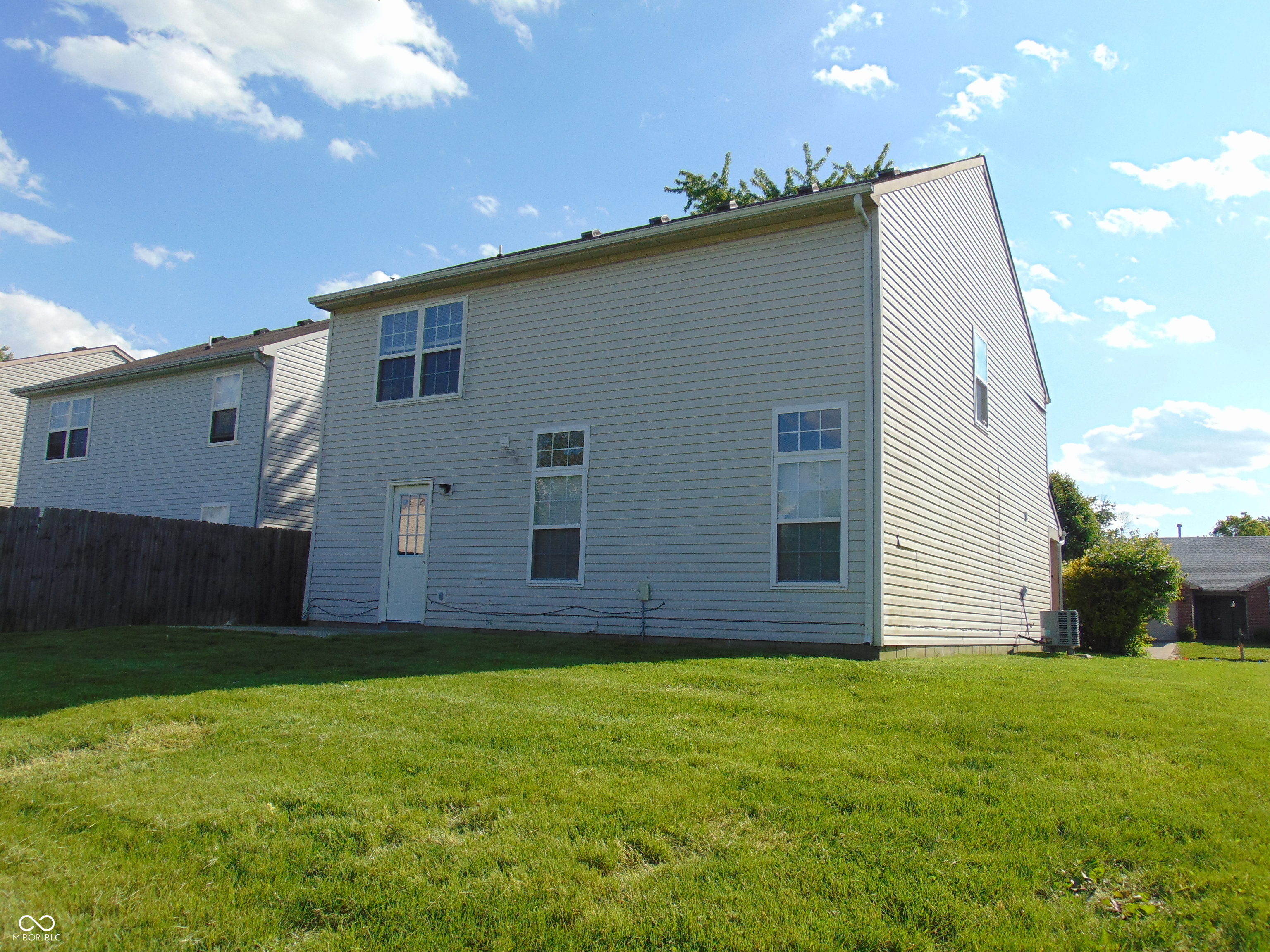 8125 Maple Stream Lane