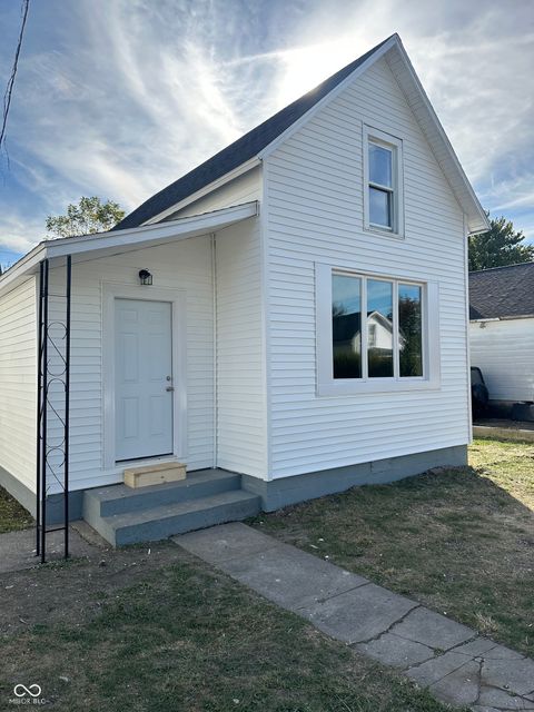 Photo of 413 S Cherry Street, Hartford City, IN 47348 (MLS # 22068889)