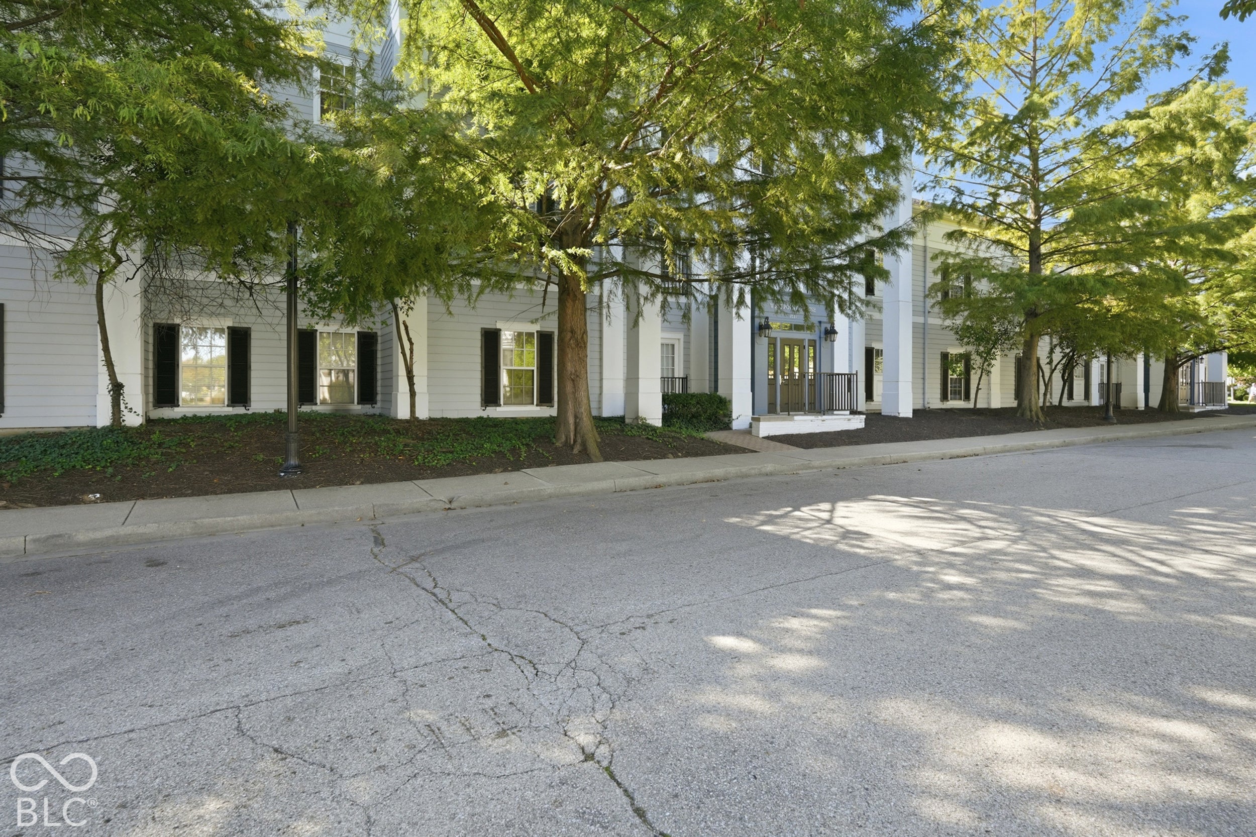 2121 Grenville Street 1B