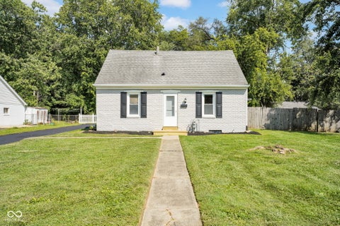 Photo of 3415 Westenedge Drive, Columbus, IN 47203 (MLS # 22121013)