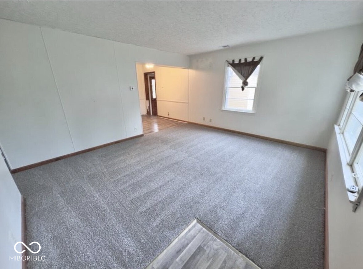 1120 Bomar Lane