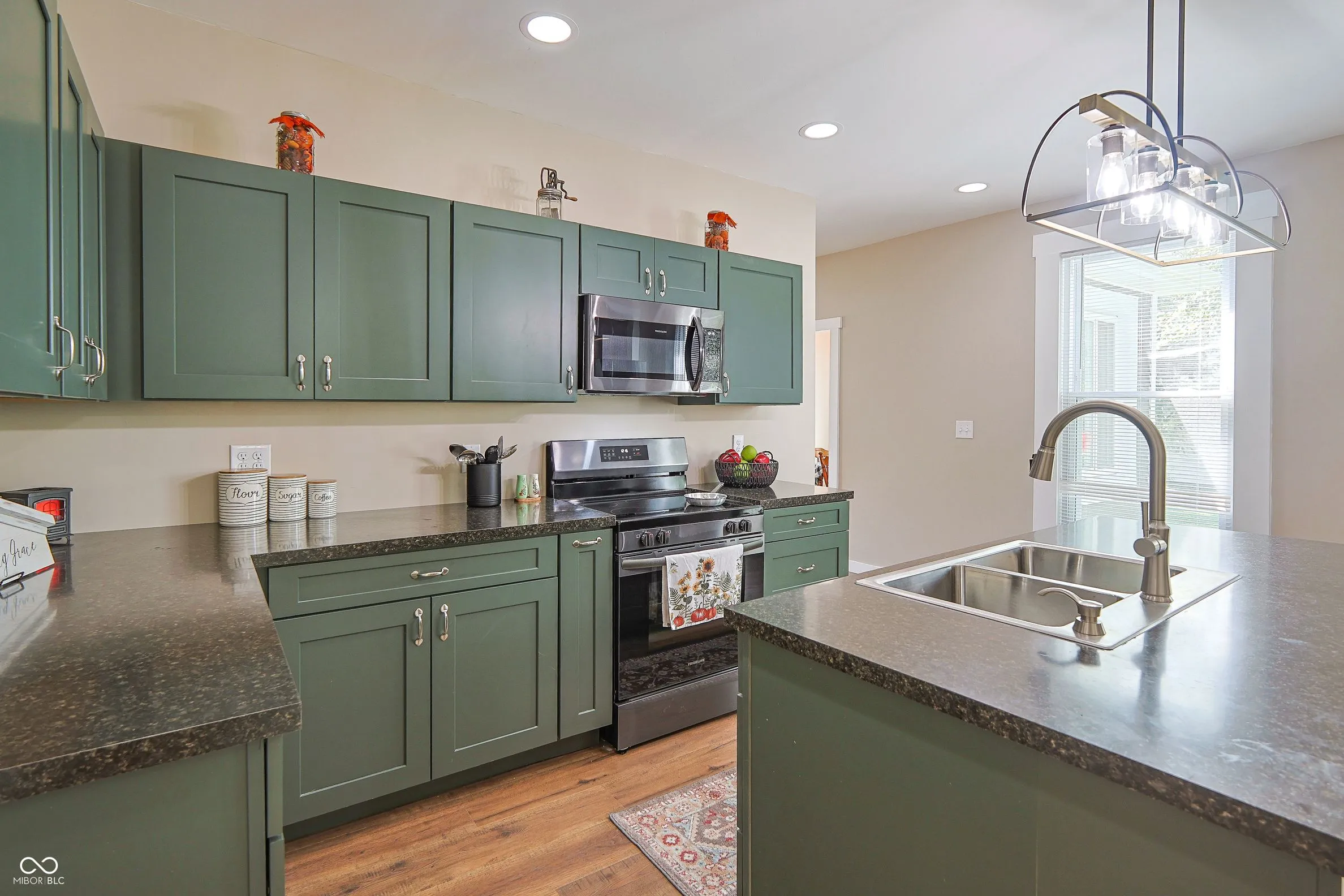 Columbus, Indiana 47203, United States, 3 Bedrooms Bedrooms, ,3 BathroomsBathrooms,Residential,Active,190797