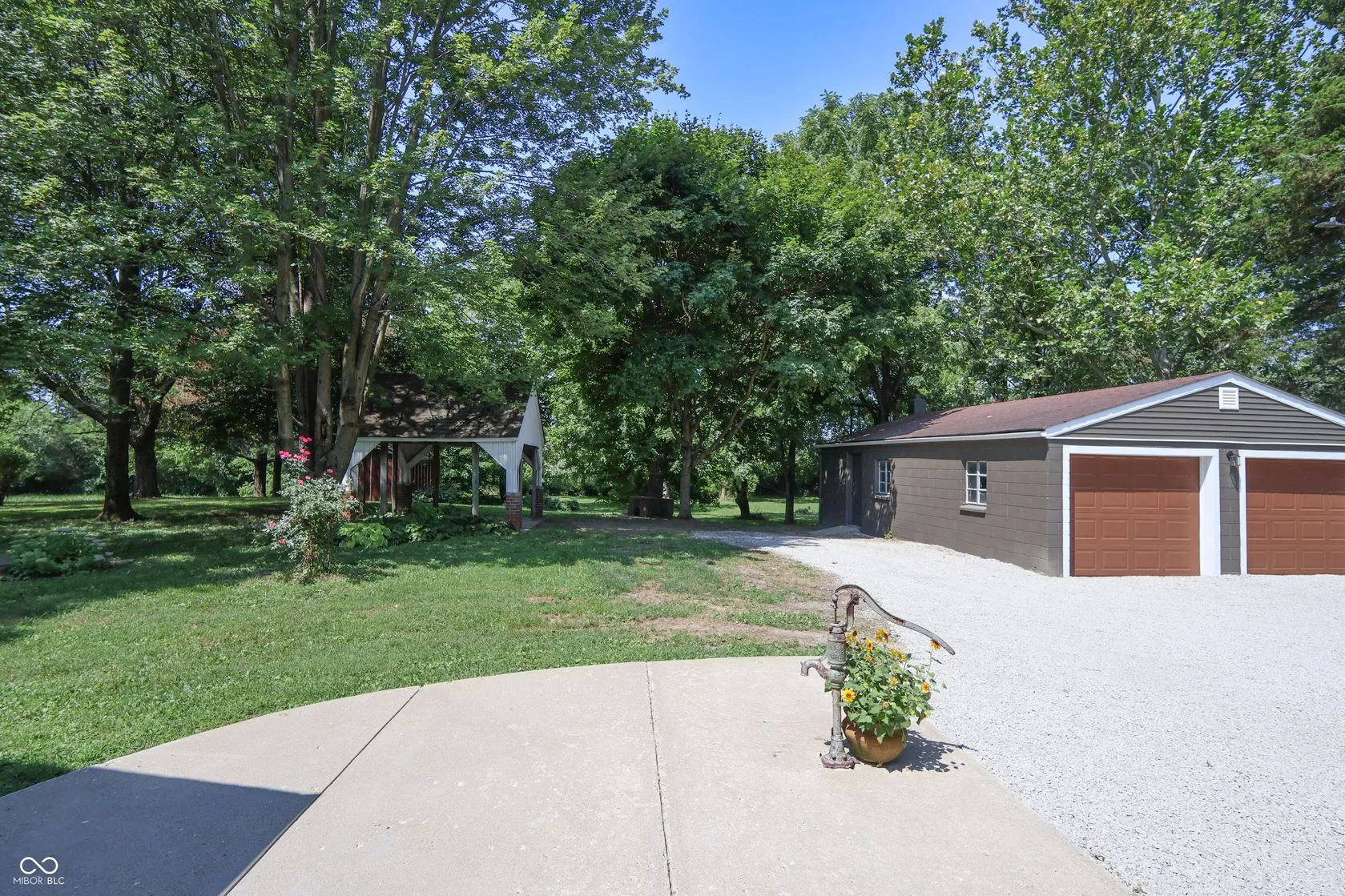 Columbus, Indiana 47203, United States, 3 Bedrooms Bedrooms, ,3 BathroomsBathrooms,Residential,Active,190797