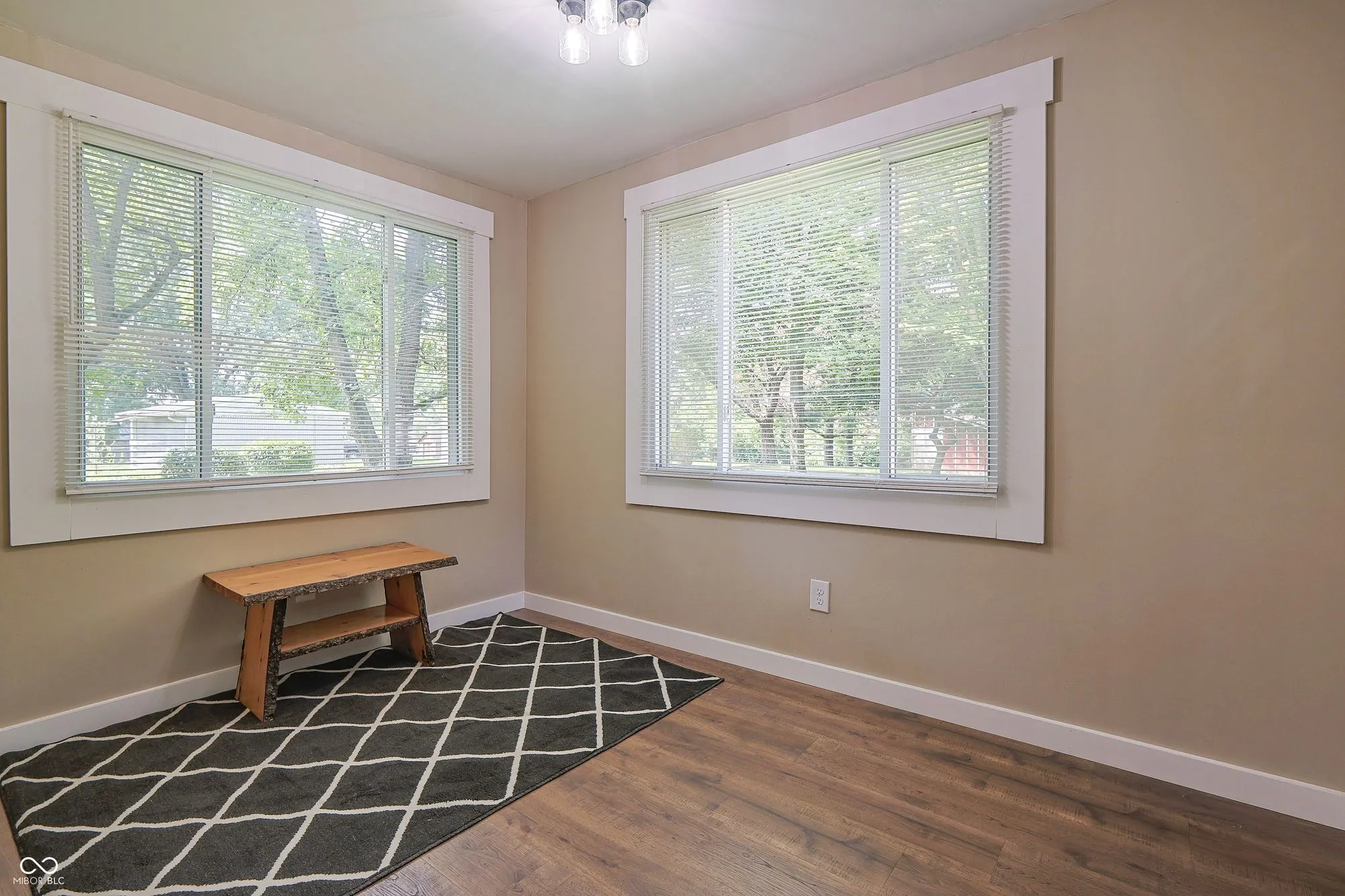 Columbus, Indiana 47203, United States, 3 Bedrooms Bedrooms, ,3 BathroomsBathrooms,Residential,Active,190797