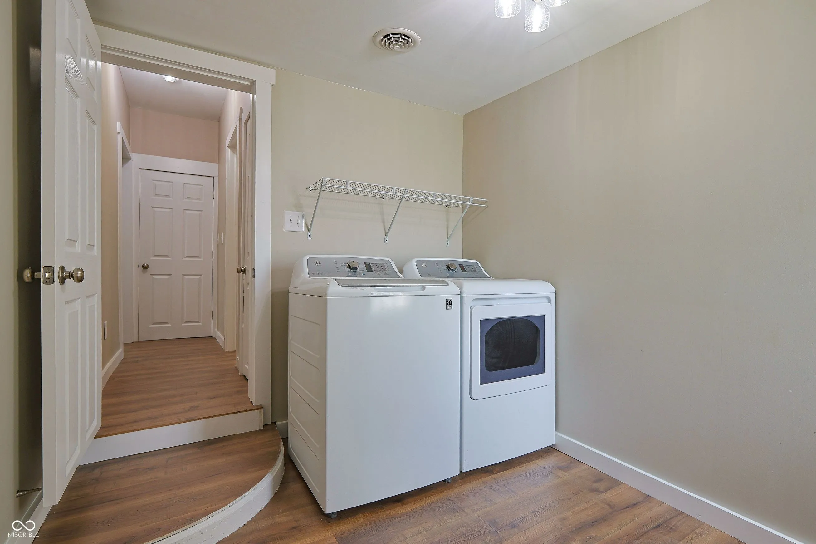 Columbus, Indiana 47203, United States, 3 Bedrooms Bedrooms, ,3 BathroomsBathrooms,Residential,Active,190797