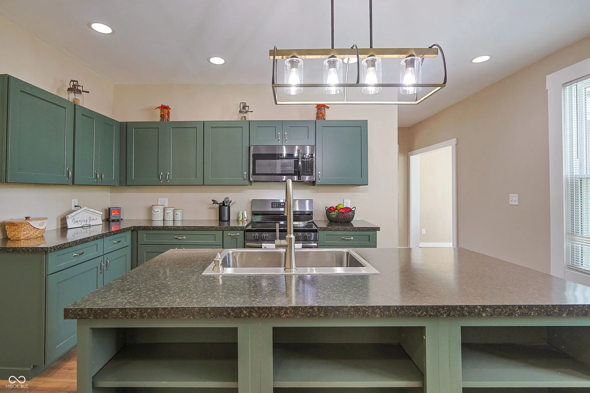 Columbus, Indiana 47203, United States, 3 Bedrooms Bedrooms, ,3 BathroomsBathrooms,Residential,Active,190797